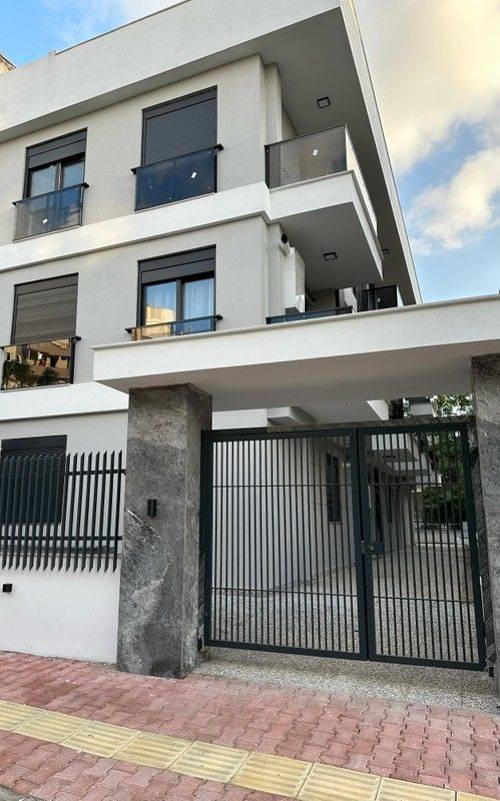 Real Homes & Metro Line