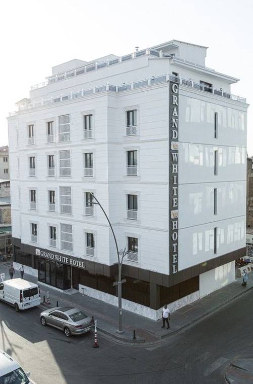 Grand White Hotel