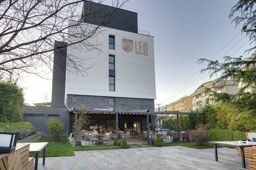 Leo Suites Hotel