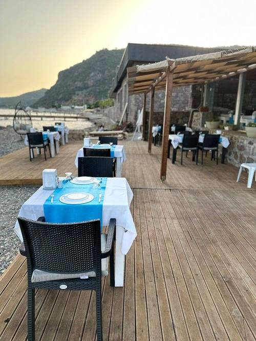 Assos Sardunya Butik Otel