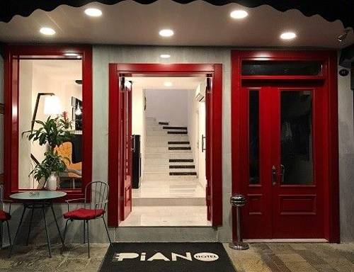 Piano Hotel