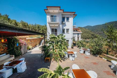 Onoda Hotel & Suites