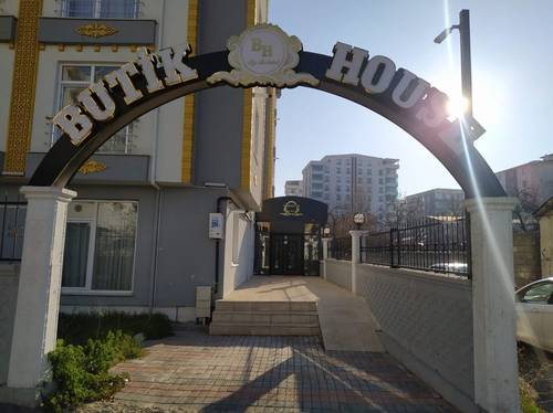 Butik House By Babaei Van