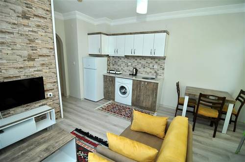 Cleopatra King Apart