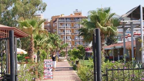Senza İnova Beach Hotel