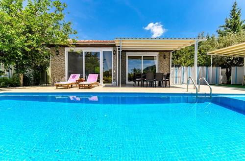 Villa Sade Üzümlü