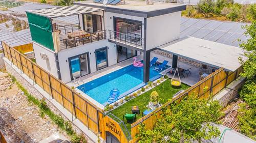 Apelia Villa