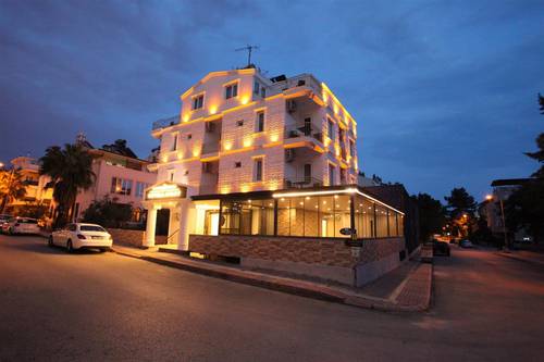 Golden Spark Hotel and Apart