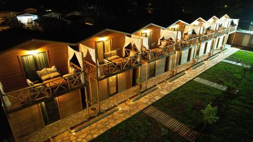 Fnm Luxury Bungalows & Restaurant