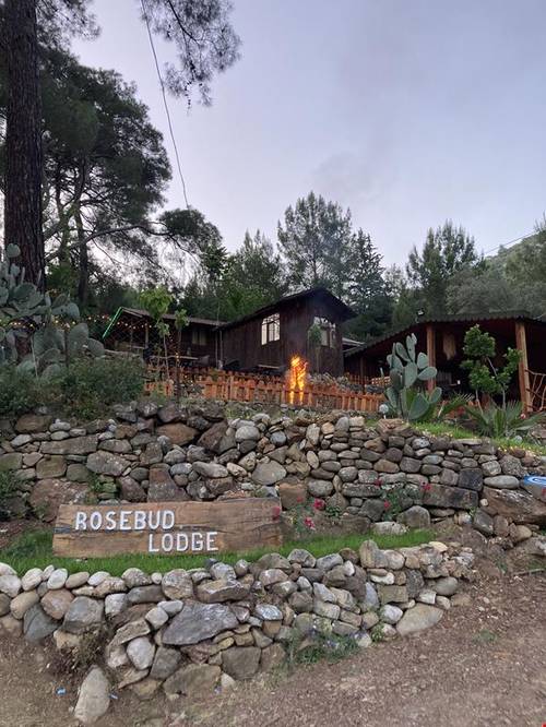 Rosebud Lodge