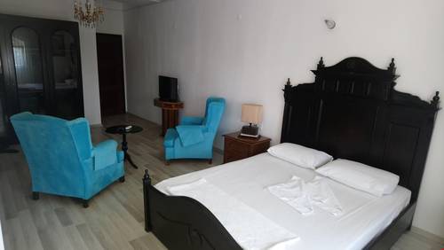 Clup Lara Konakları