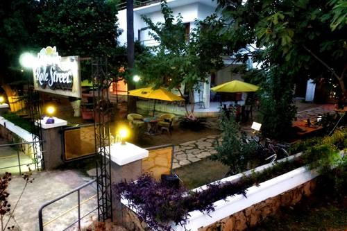 Role Street Hostel