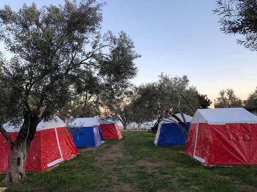 Helen Camping Beach & Restaurant