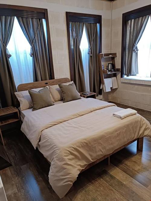 Ezel Hanım Konağı