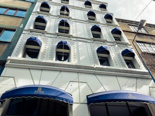 Zeno Suites Hotel & Patisserie