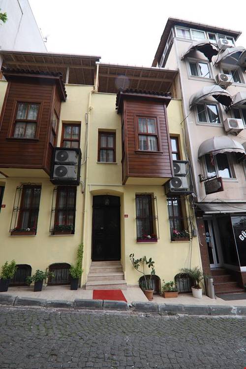 Gür Hotel
