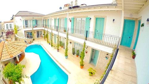 Avlu Alaçatı Boutique Hotel