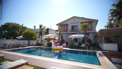 Şerefe Hotel Alaçatı