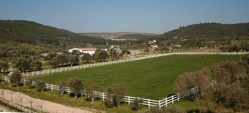 Konvoy Hotel & The Country Club