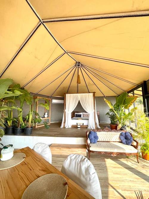 Soap Lady Hotel and More