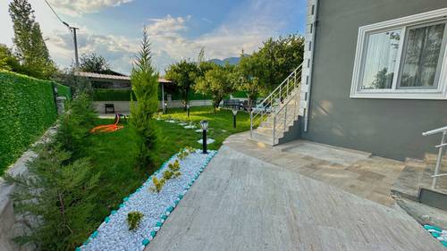 Geniş Havuzlu 4+1 Villa