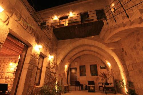 Tafana Cave Stone Lodge