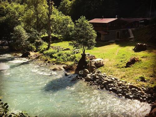 Yolundibi Suit & Restaurant