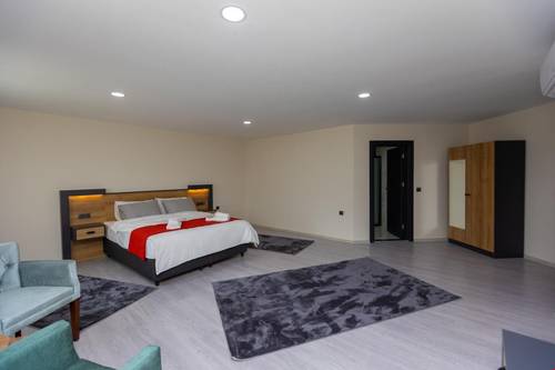 Moonlight Suite Hotel