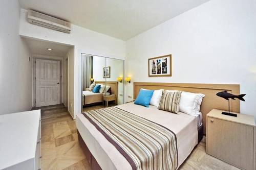 Izer Hotel & Beach Club