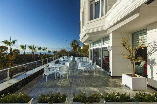 Golda Hotel