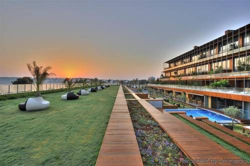 7800 Cesme Residences & Hotel