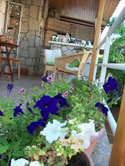 Munevver Abla Konuk Evi