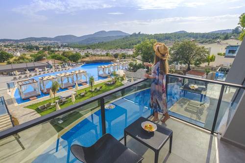 Orka Cove Hotel Penthouse & Suites