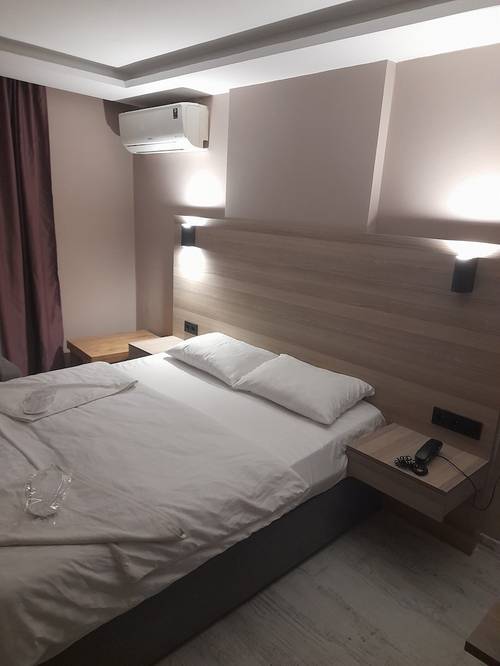 Moon Suit Otel
