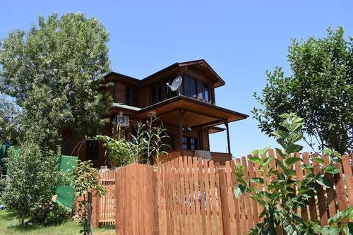 Zahi Bungalov