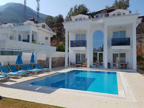 Usan Villa by Angel Rentals