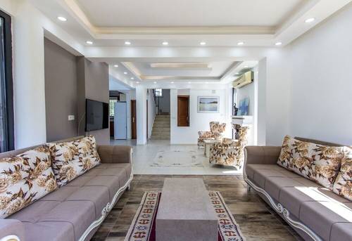 Villa Serra by Villamnet