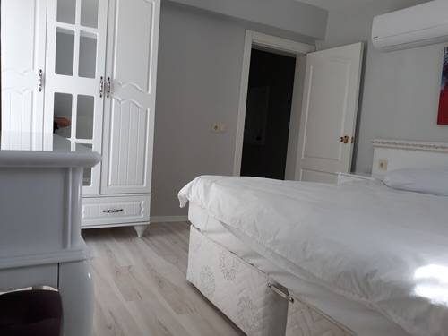 Golden Spark Hotel & Apart