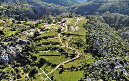 Milyos Hobbit Hotel