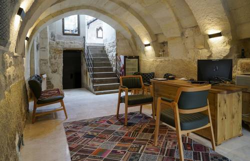 Concept Cave Suites