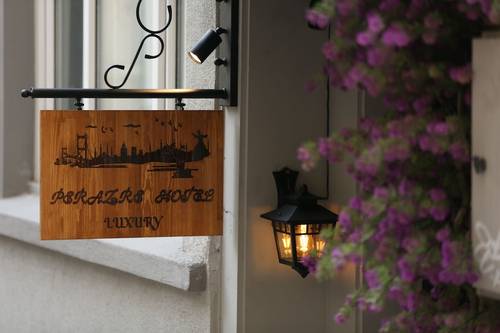 Azre Hotel