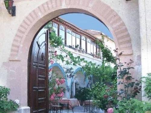 Pacha Hotel-Restaurant