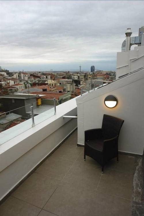 Le Mirage Suite