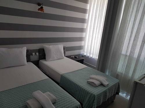 Deluxe Hotel