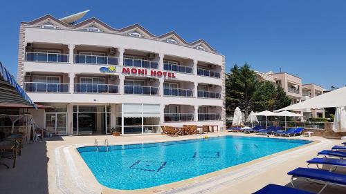 Moni Hotel