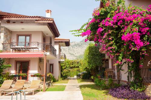 Vira Suites