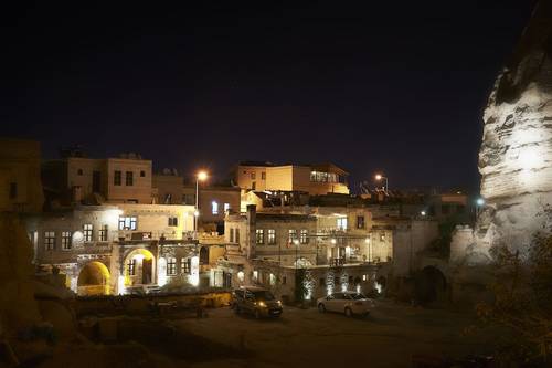 King Cave Hotel
