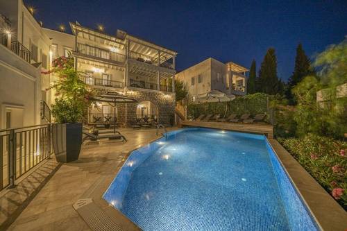 Noa Suite Hotel
