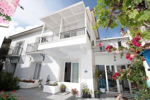 Double Inn Marina Hotel
