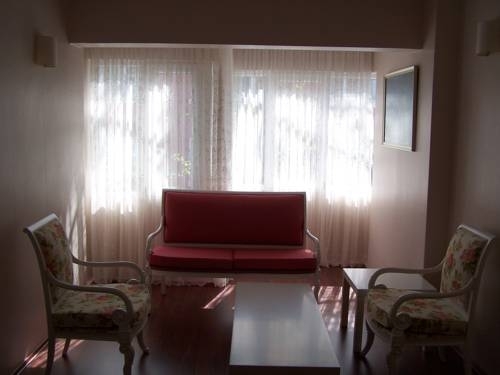 Airport House